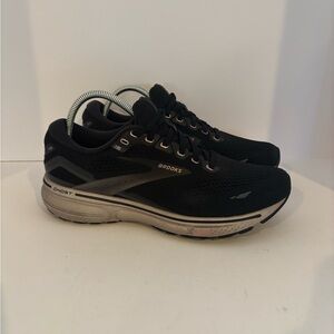 Brooks Ghost size 10.5
